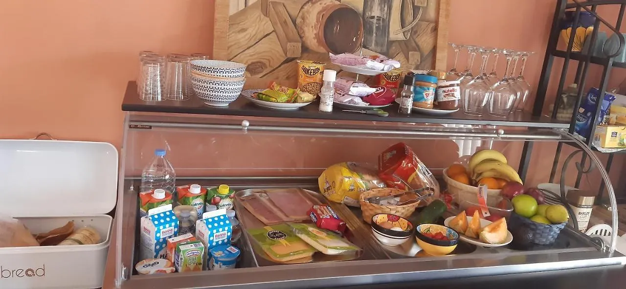 Kikka B&B Tarxien Pensjonat